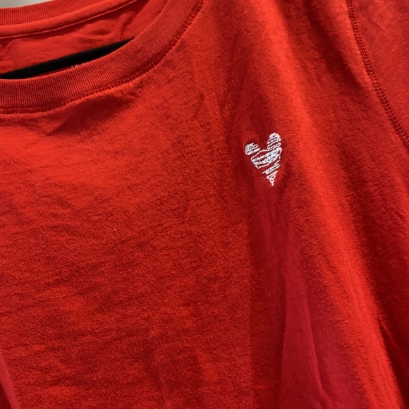 Size small t shirt - Picture 2 of 2